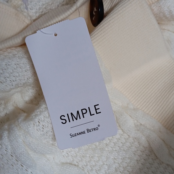 SIMPLE..SUZANNE BETRO..OVERSIZED BUTTON UP.. - Picture 7 of 8